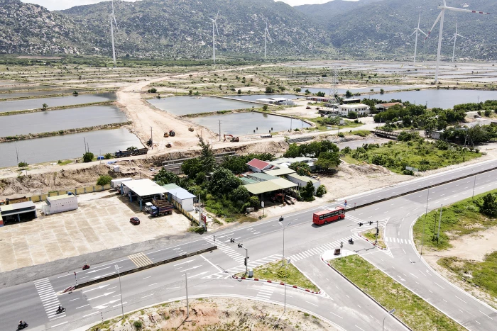 Đường nối Quốc lộ 1 với Cảng biển tổng hợp Cà Ná: Cần đẩy nhanh tiến độ thi công