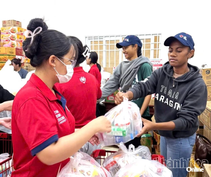 Trường Đại học Thái Bình Dương hỗ trợ học bổng cho người học ở vùng lũ