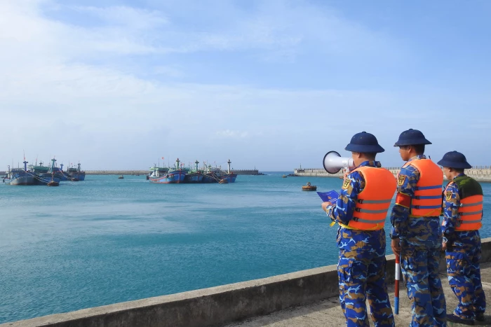 Đặc khu Trường Sa tiếp nhận hơn 200 tàu cá, với hơn 2.000 ngư dân vào tránh trú bão