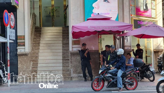 Công an đang kiểm tra Thẩm mỹ viện Mailisa ở Nha Trang