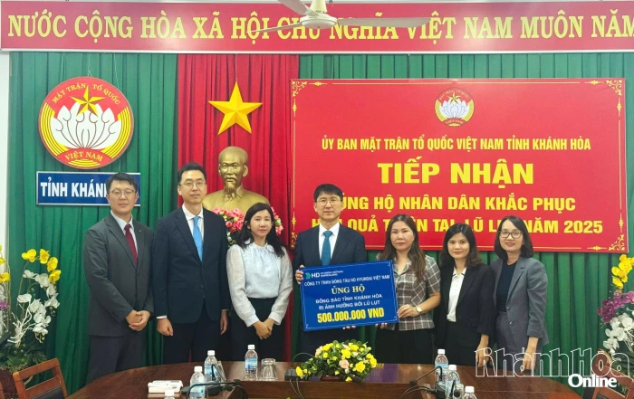 Công ty TNHH Đóng tàu HD Hyundai Việt Nam ủng hộ Khánh Hòa 500 triệu đồng khắc phục thiệt hại do mưa lũ