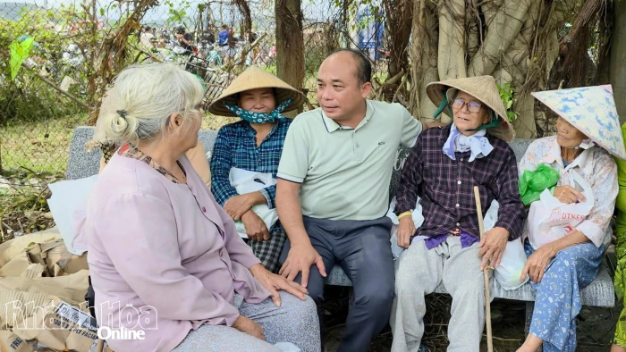 D&T Group trao hàng chục nghìn suất quà chung tay khắc phục hậu quả lũ lụt