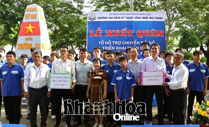 Trường Cao đẳng Kỹ thuật Công nghệ Nha Trang ra quân hỗ trợ chuyển đổi số, triển khai KPI tại các xã