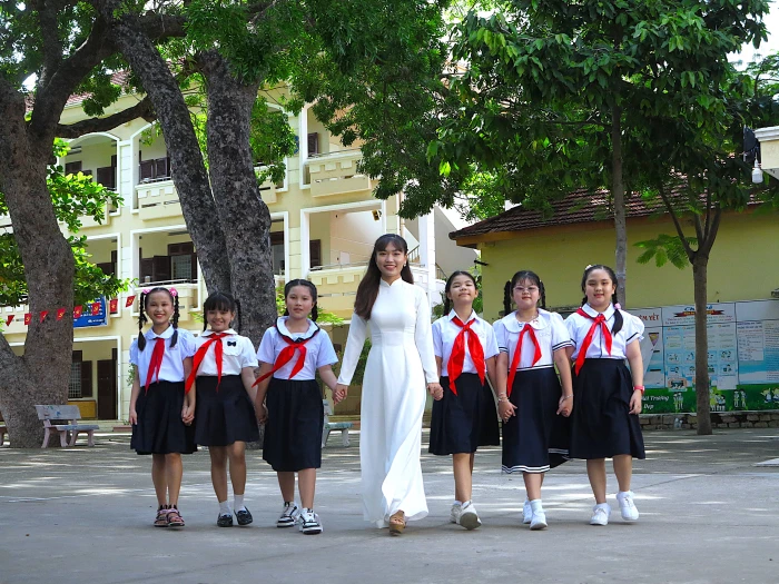 Kỷ niệm 43 năm Ngày Nhà giáo Việt Nam (20-11-1982 - 20-11-2025): Xây dựng đội ngũ nhà giáo đáp ứng yêu cầu mới