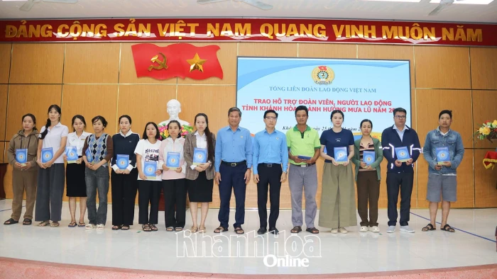 Tổng Liên đoàn Lao động Việt Nam trao 1 tỷ đồng hỗ trợ đoàn viên, người lao động Khánh Hòa