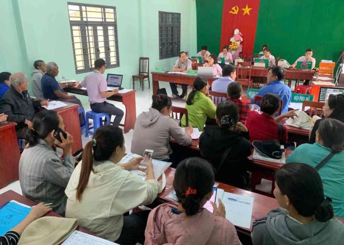 Phòng giao dịch Ngân hàng Chính sách xã hội Cam Ranh tổ chức phiên giao dịch khắc phục hậu quả mưa lũ