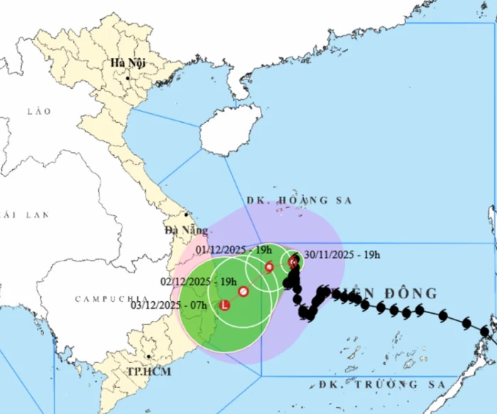 Bão số 15 hầu như ít dịch chuyển