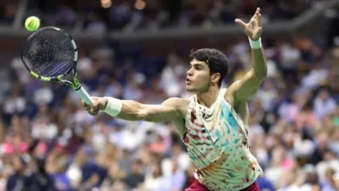 Sôi động ATP Finals: Alcaraz ra quân thuận lợi