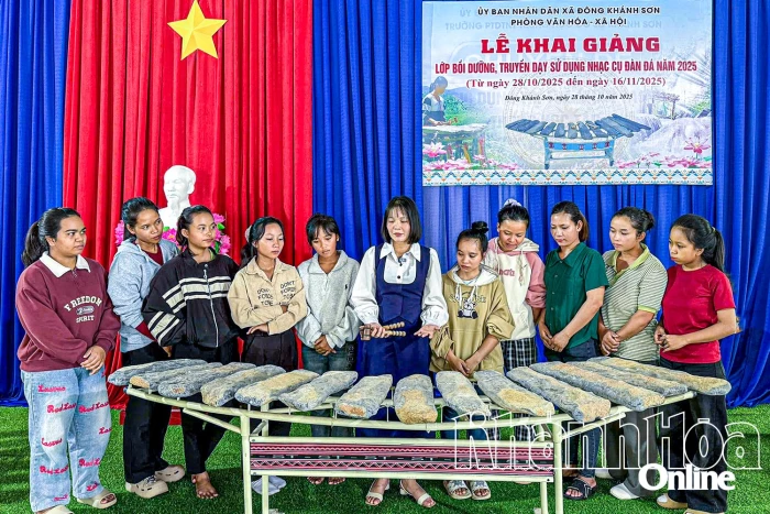 Để tiếng đàn đá mãi ngân vang