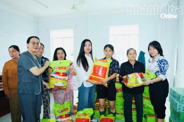 Sao Vàng Holdings phối hợp với Báo và Phát thanh, Truyền hình Khánh Hòa trao 600 suất quà cho người dân phường Bắc Nha Trang và phường Tây Nha Trang