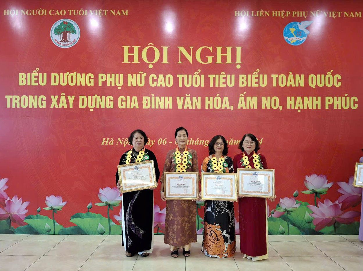 Khánh Hòa có 4 phụ nữ cao tuổi được biểu dương toàn quốc