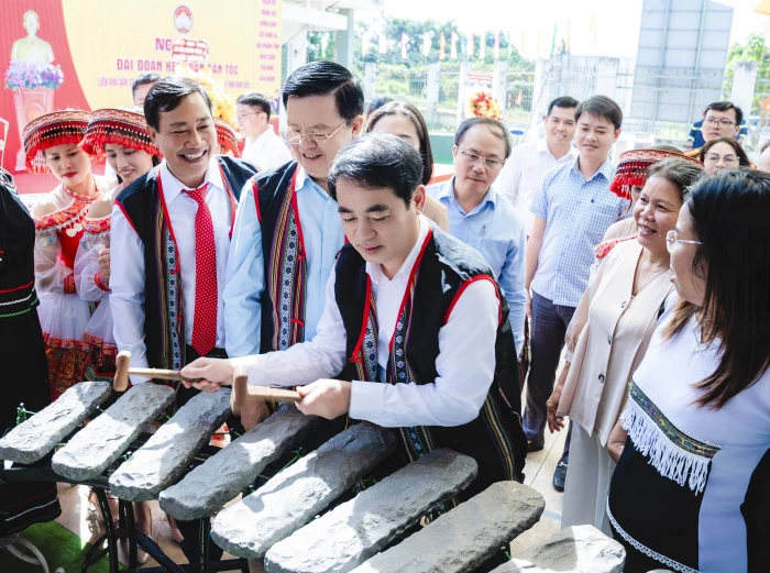 Chào mừng Đại hội đại biểu MTTQ Việt Nam tỉnh Khánh Hòa lần thứ I, nhiệm kỳ 2025 - 2030: Cầu nối vững chắc giữa Đảng, Nhà nước và Nhân dân