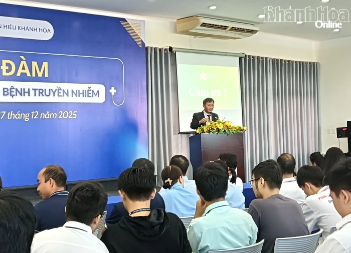 Phân hiệu Trường Đại học Tôn Đức Thắng tại Khánh Hòa tọa đàm về phòng, chống bệnh truyền nhiễm