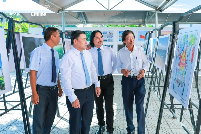 Sắc màu về quê hương, con người Khánh Hòa