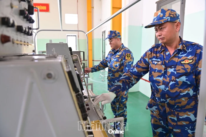 Kỷ niệm 81 năm Ngày thành lập Quân đội nhân dân Việt Nam (22-12-1944 - 22-12-2025) và 36 năm Ngày hội quốc phòng toàn dân (22-12-1989 - 22-12-2025): Bảo vệ vững chắc chủ quyền biển, đảo Tổ quốc