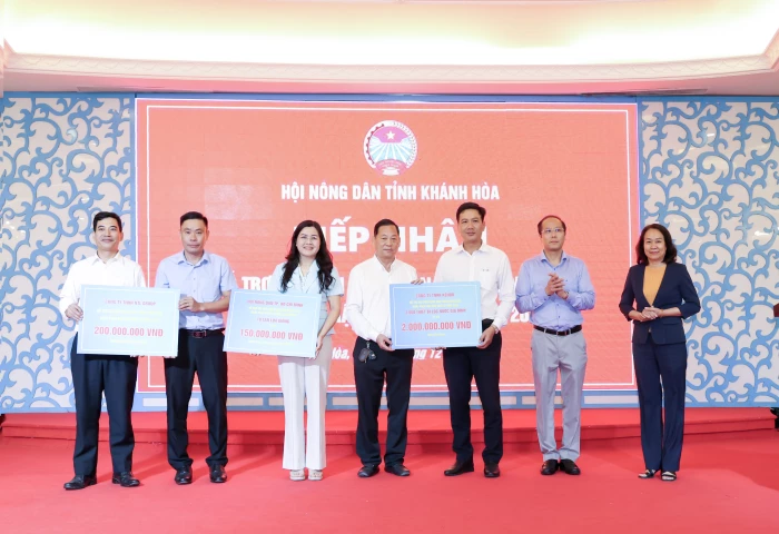 Các đơn vị, doanh nghiệp TP. Hồ Chí Minh hỗ trợ nông dân Khánh Hòa khắc phục hậu quả mưa lũ