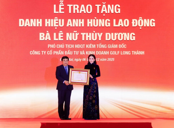 Phó Chủ tịch Tập đoàn KN Holdings Lê Nữ Thùy Dương được phong tặng danh hiệu Anh hùng Lao động
