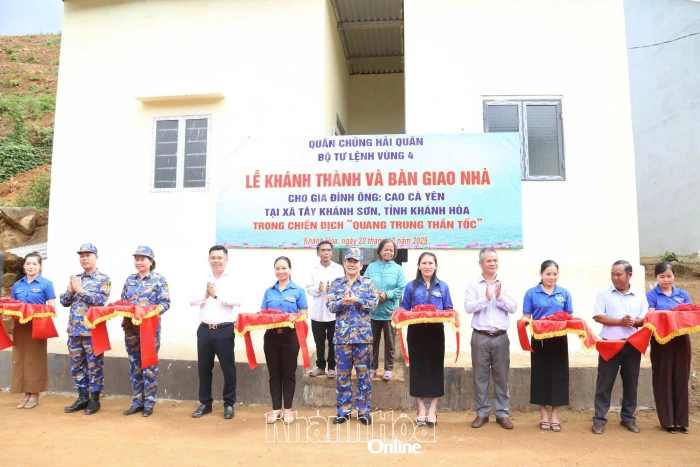 Vùng 4 Hải quân bàn giao nhà ở thực hiện “Chiến dịch Quang Trung”