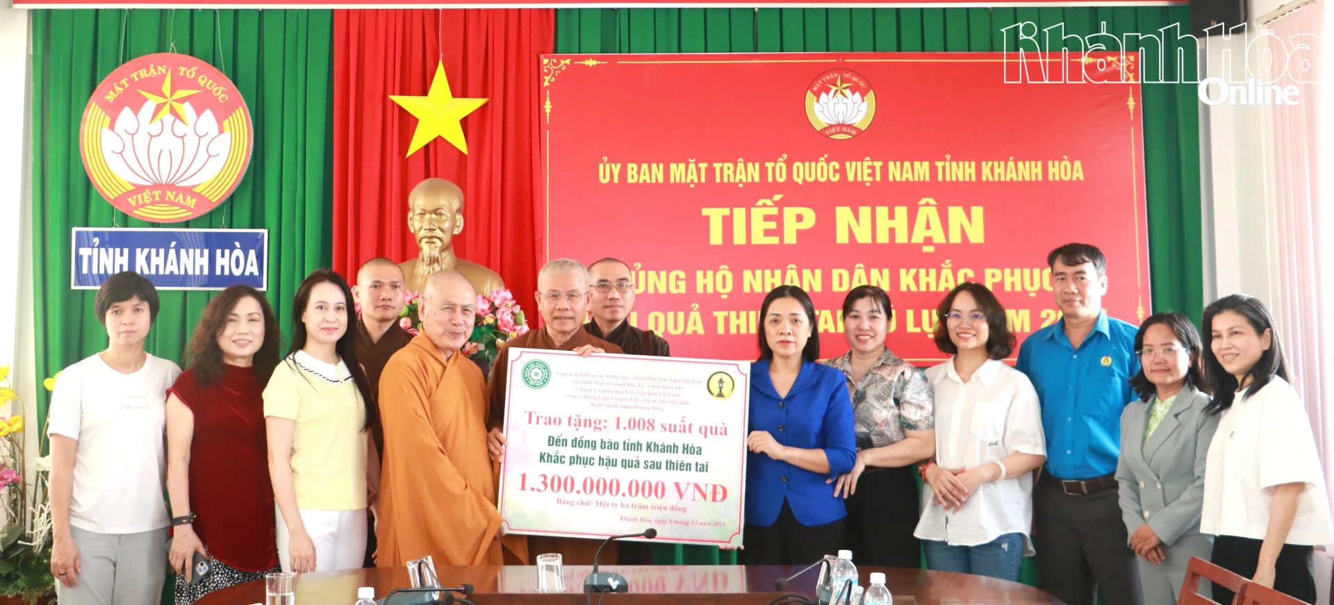 Ủy ban MTTQ Việt Nam tỉnh Khánh Hòa tiếp nhận kinh phí và hàng hóa hỗ trợ người dân khắc phục thiệt hại do mưa lũ