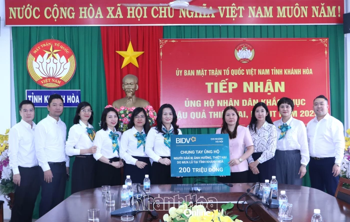BIDV Chi nhánh Hà Nội hỗ trợ tỉnh Khánh Hòa 200 triệu đồng khắc phục thiệt hại do mưa lũ