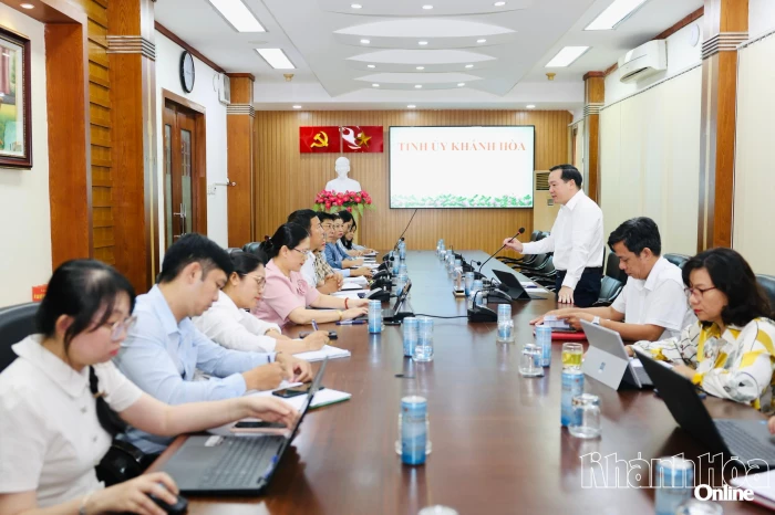 Phó Bí thư Thường trực Tỉnh ủy Hồ Xuân Trường làm việc với Ban Tuyên giáo và Dân vận Tỉnh ủy