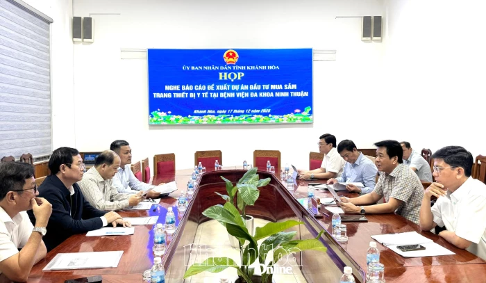 Phó Chủ tịch Thường trực UBND tỉnh Nguyễn Long Biên làm việc về dự án đầu tư mua sắm trang thiết bị y tế tại Bệnh viện Đa khoa Ninh Thuận