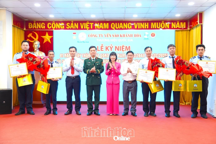 Công ty Yến sào Khánh Hòa kỷ niệm 81 năm Ngày thành lập Quân đội nhân dân Việt Nam