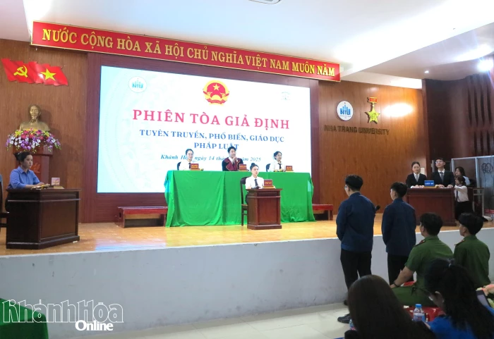 Gần 700 học sinh, sinh viên tham gia Phiên tòa giả định