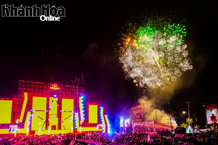 Tổ chức bắn pháo hoa chào năm mới 2026