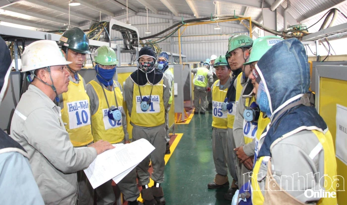 Tạo điểm tựa bền vững cho người lao động