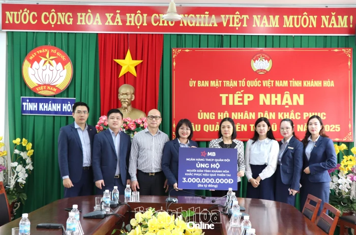 Ngân hàng TMCP Quân đội chung tay hỗ trợ người dân vùng lũ