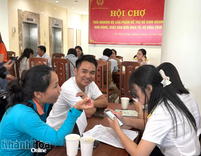 Hơn 400 hộ kinh doanh trải nghiệm hỗ trợ chuyển đổi từ thuế khoán sang kê khai