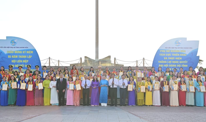 Chào mừng Đại hội đại biểu Phụ nữ tỉnh Khánh Hòa lần thứ I, nhiệm kỳ 2025 - 2030: Phát huy tinh thần sáng tạo, bản lĩnh và khát vọng vươn lên