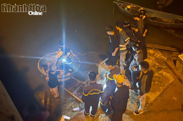 Cứu sống nam thanh niên nhảy cầu Bình Tân