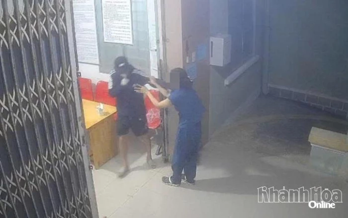Truy xét nghi phạm gây ra vụ cướp tài sản tại Trạm Y tế Vạn Thạnh