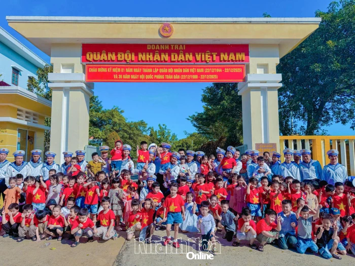 Tiểu đoàn 458 tổ chức chương trình trải nghiệm cho hơn 100 thiếu nhi