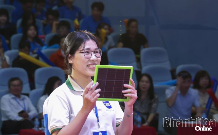 Những khoảnh khắc đẹp tại cuộc thi Rung chuông vàng tìm hiểu về chuyển đổi số