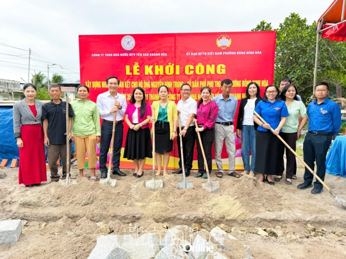 Khởi công xây nhà Đại đoàn kết cho hộ có hoàn cảnh khó khăn ở phường Đông Ninh Hòa