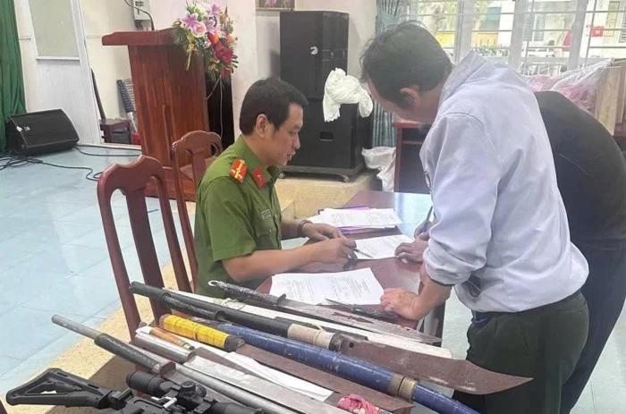 Tăng cường đấu tranh, thu hồi vũ khí, vật liệu nổ và pháo