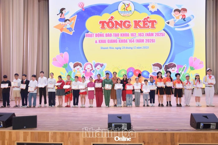 Cung Văn hóa Thiếu nhi Khánh Hòa tổng kết hoạt động đào tạo khóa 162, 163