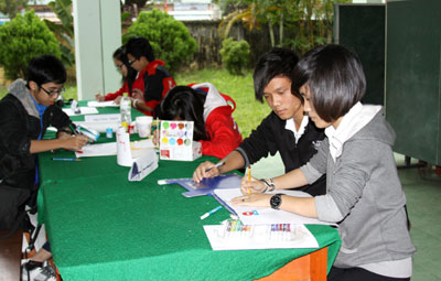 Một giờ học ngoại khóa của học sinh tại Trường Trung học Phổ thông Nguyễn Văn Trỗi.