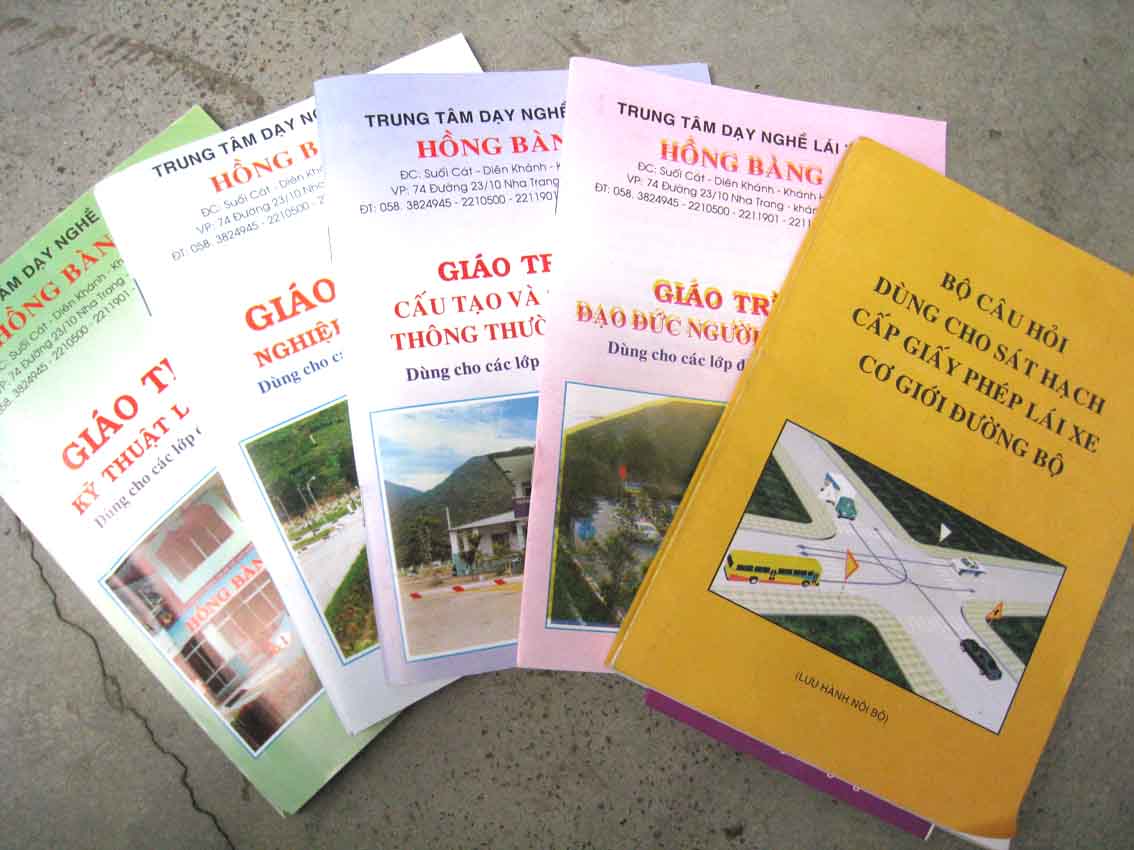 Các cơ sở đào tạo chú trọng phần lý thuyết.