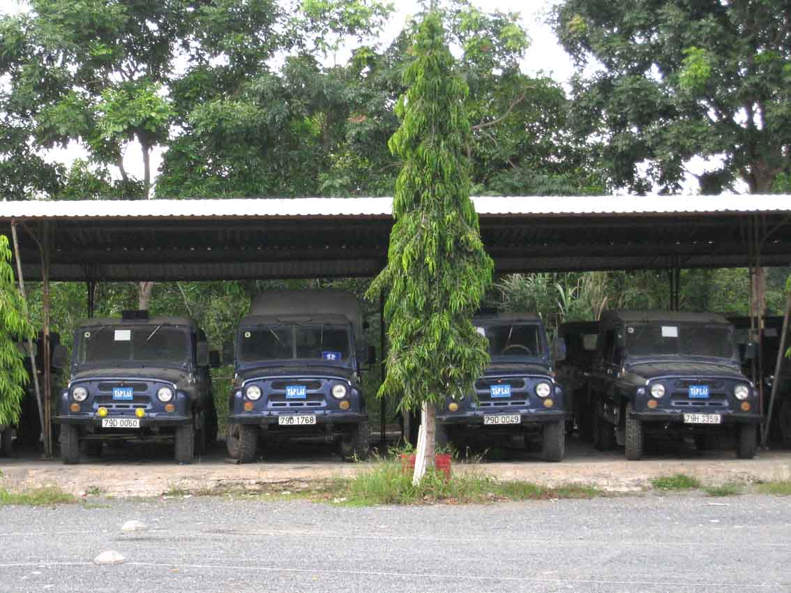 Dàn xe tập lái của một cơ sở dạy lái xe.