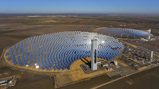 Một nhà máy sản xuất điện năng lượng mặt trời ở Pháp. 
