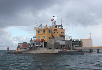 Trên ngư trường Trường Sa, mỗi đảo luôn là điểm tựa vững chắc giúp ngư dân an tâm bám biển.