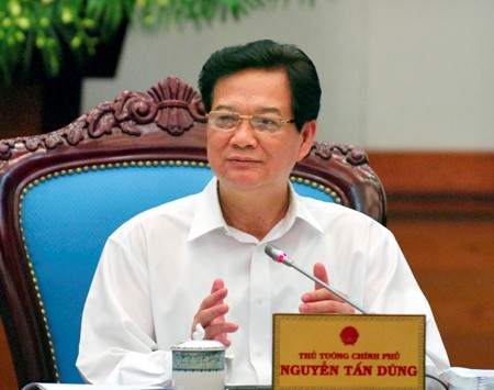 Thủ tướng Nguyễn Tấn Dũng đề nghị các bộ, ngành, địa phương nỗ lực trong thực hiện nhiệm vụ phát triển kinh tế-xã hội năm 2013. Ảnh: VGP/Nhật Bắc