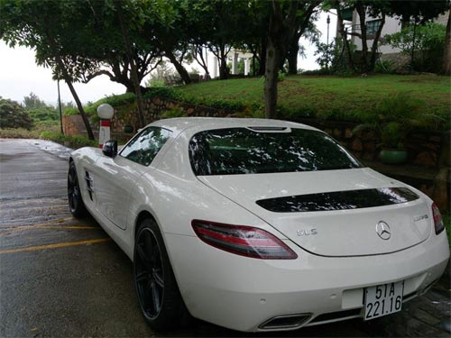  Đây là siêu xe Mercedes SLS AMG duy nhất ở Việt Nam.