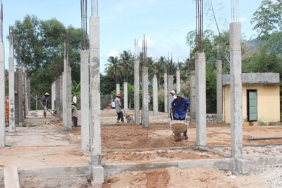 Trường Mẫu giáo xã Vạn Phú đang được xây dựng.