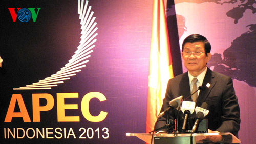 Chủ tịch nước Trương Tấn Sang đọc thông điệp đăng cai APEC 25 vào năm 2017