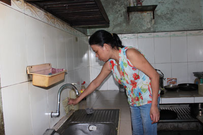 Với nghề giúp việc gia đình, cuộc sống của chị Lê Thị Hường ổn định hơn.  
